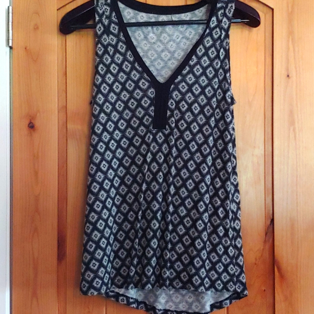 Old Navy v neck tank